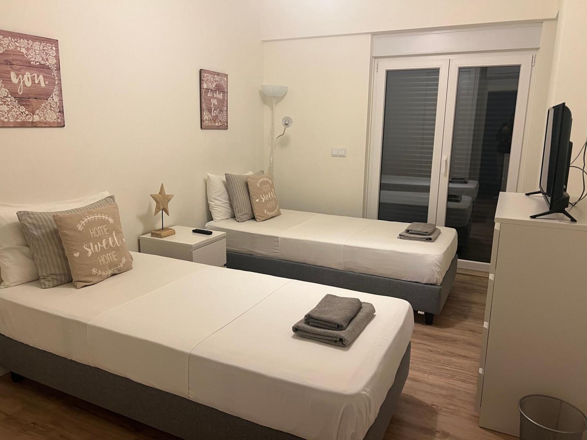 Modern Twin Room With A Balcony 蒙蒂茹 外观 照片