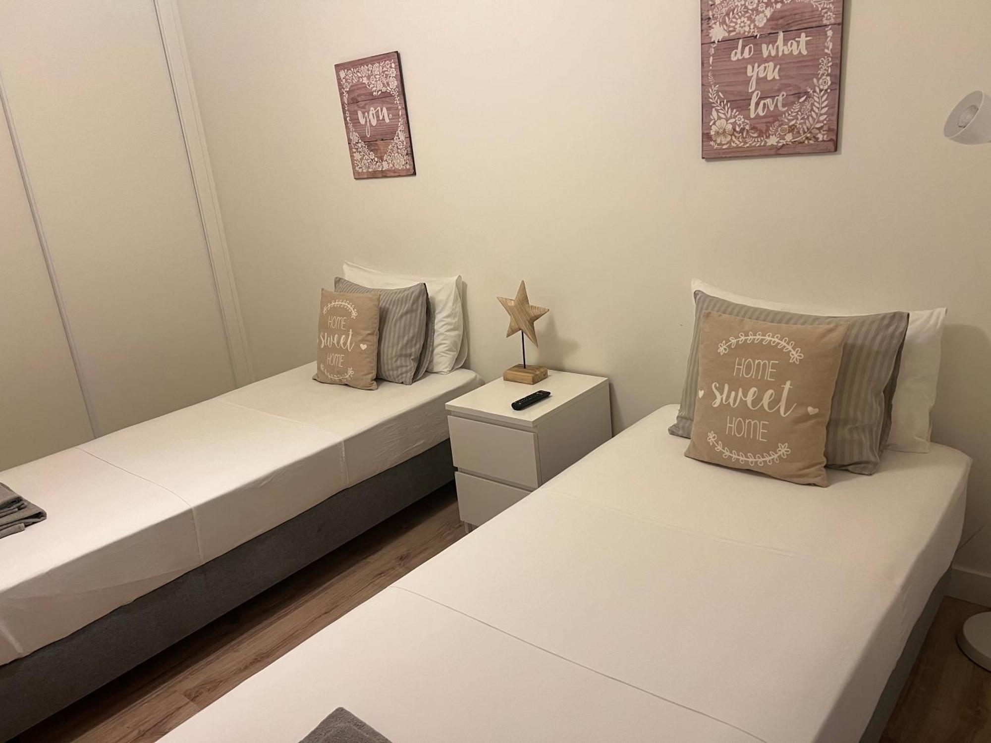 Modern Twin Room With A Balcony 蒙蒂茹 外观 照片